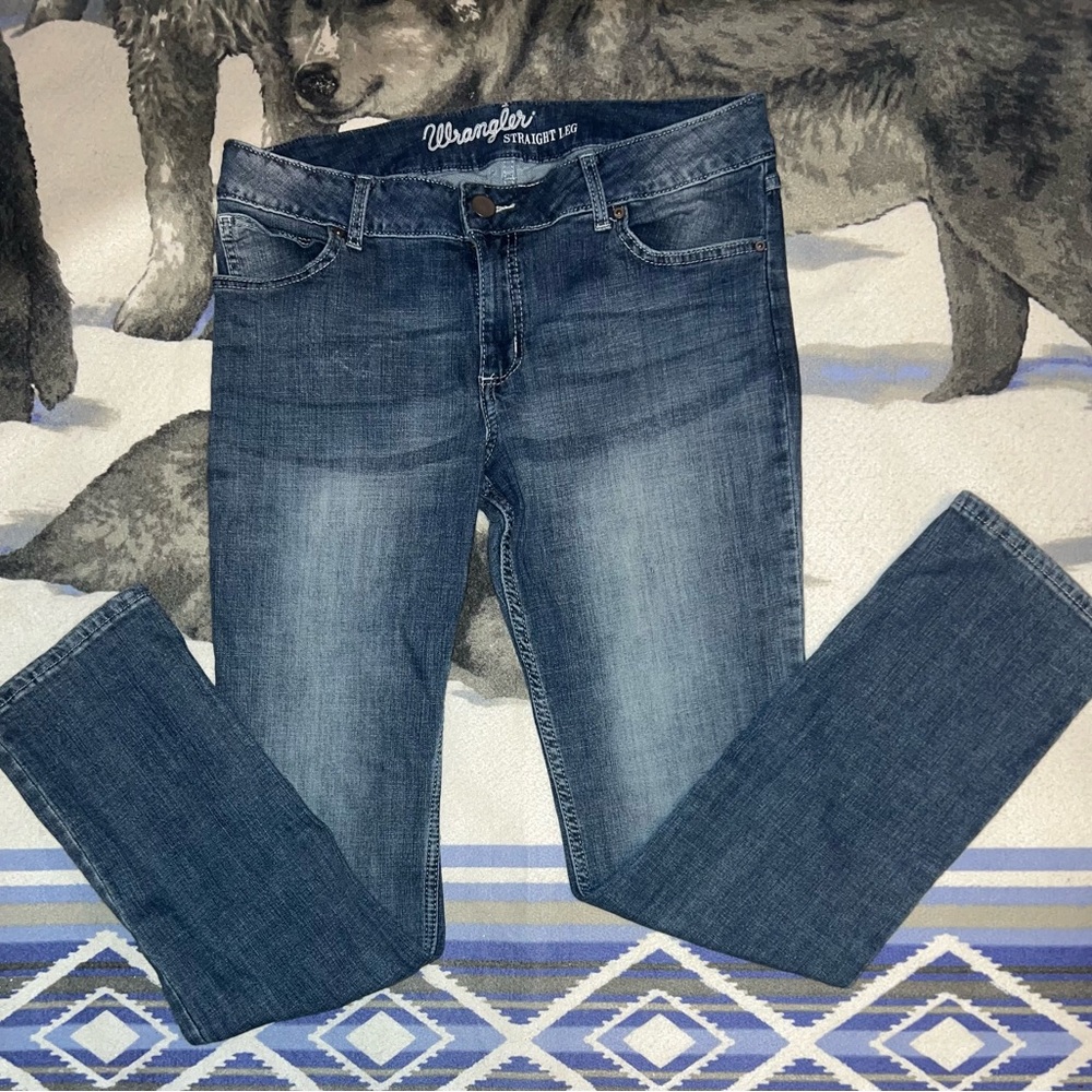 Wrangler Straight Leg Medium Wash Jeans Size 34”